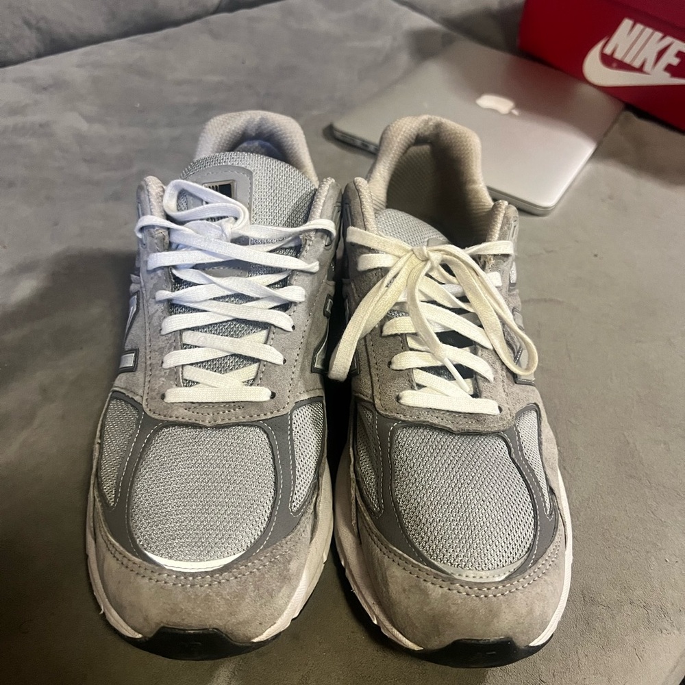 New Balance 990
